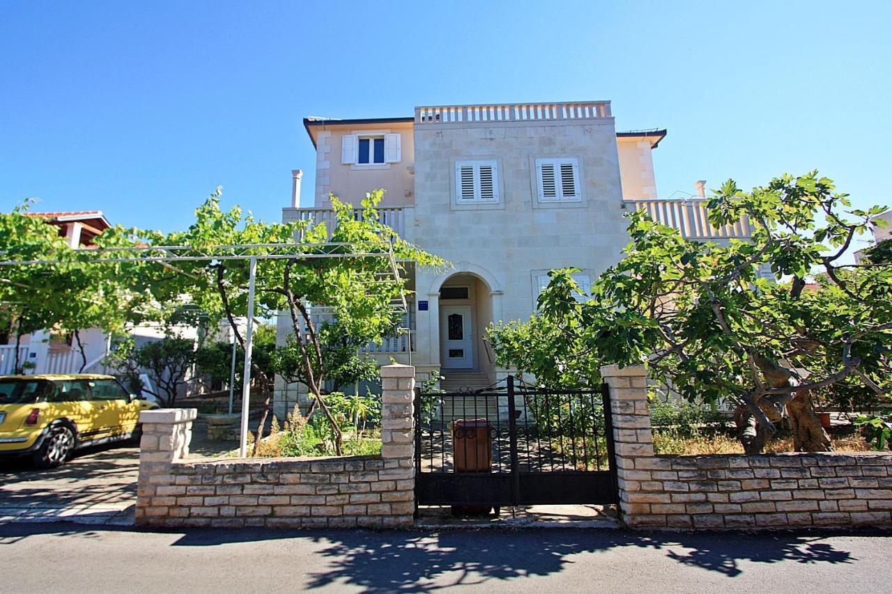 Apartments Ella Supetar Extérieur photo