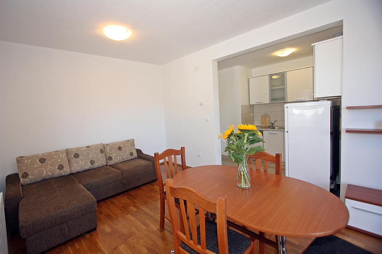 Apartments Ella Supetar Extérieur photo