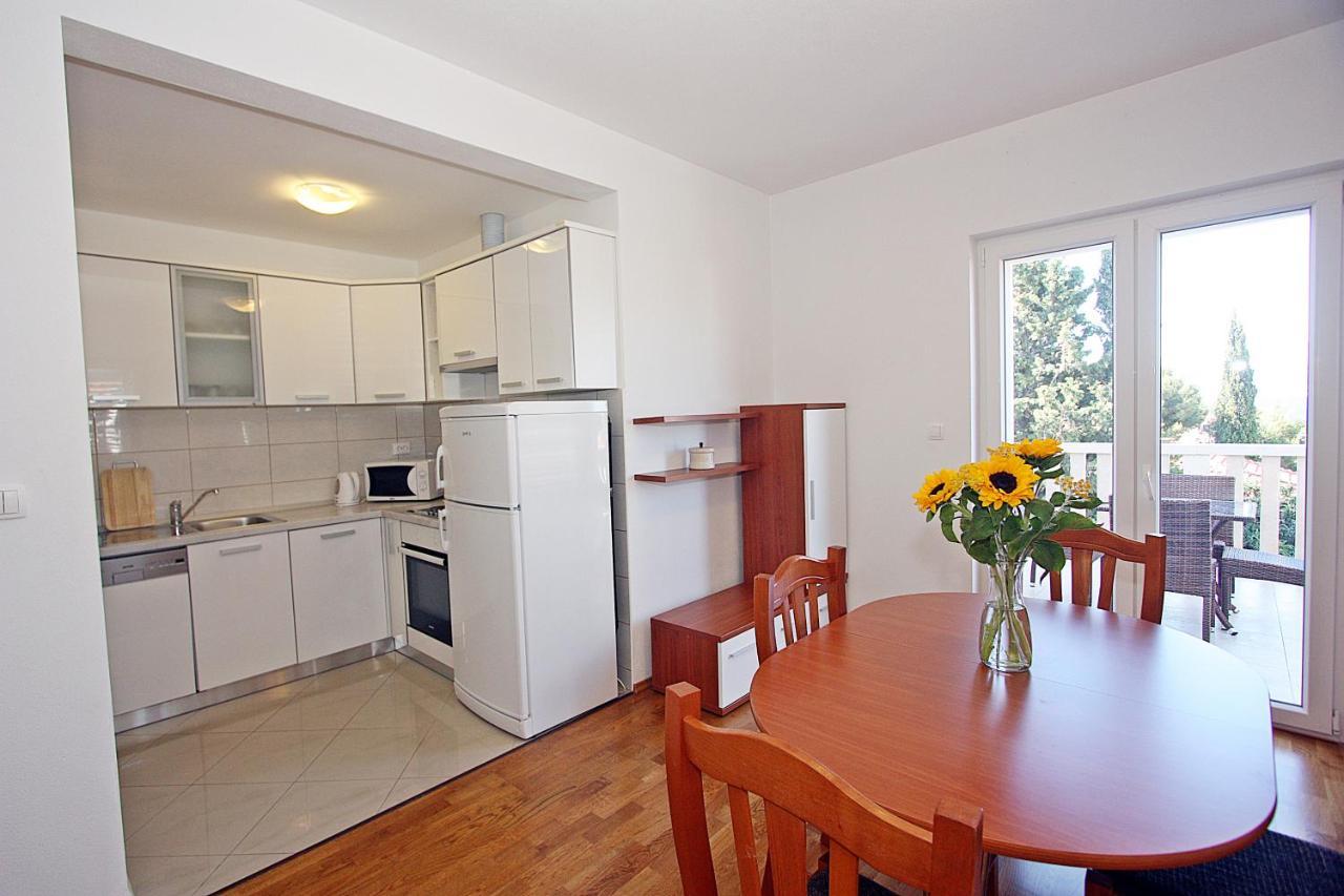 Apartments Ella Supetar Extérieur photo