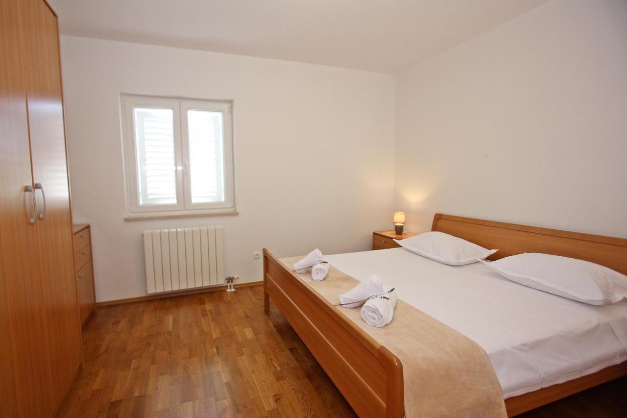Apartments Ella Supetar Extérieur photo